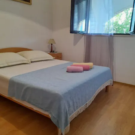 Jere Apartment Sutivan